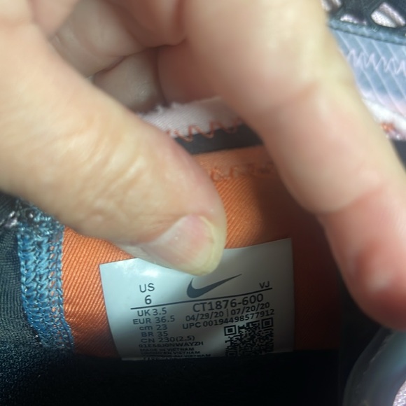 Nike Air Max 2090 pink and black. Used but Great condition! - Picture 16 of 16